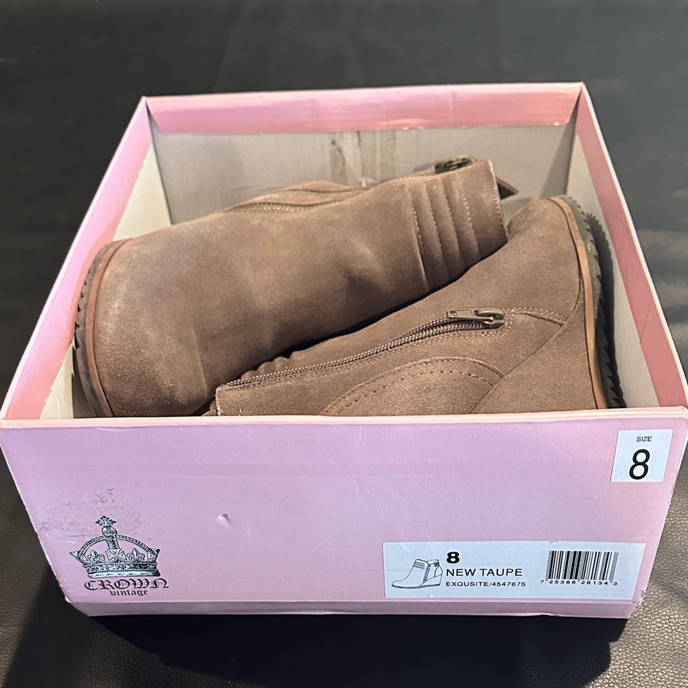 Crown vintage booties size 8